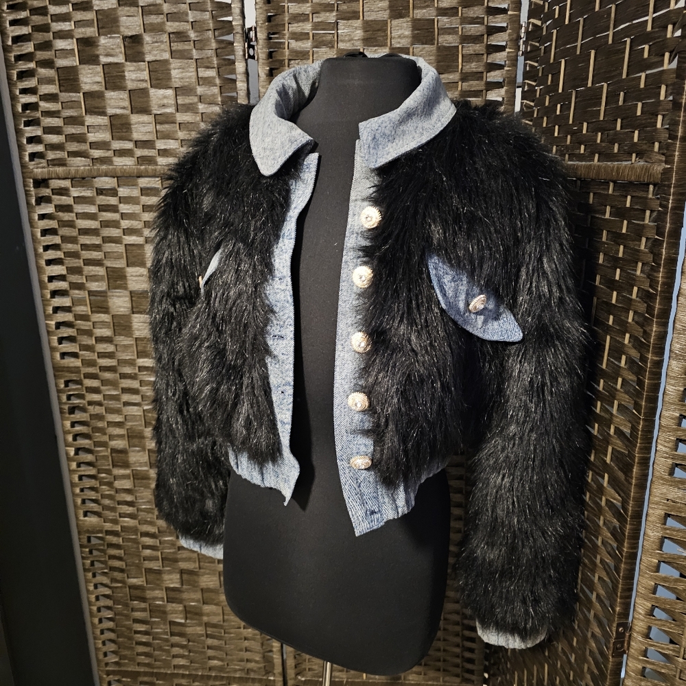 Furry Cropped w Dennin Trim Jacket
